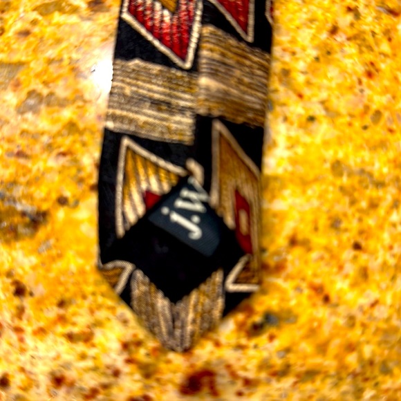 JONATHAN WACHTEL HANDSEWN SILK NECKTIE WITH BLACK, TAN AND BURGUNDY PATTERN - Picture 4 of 6